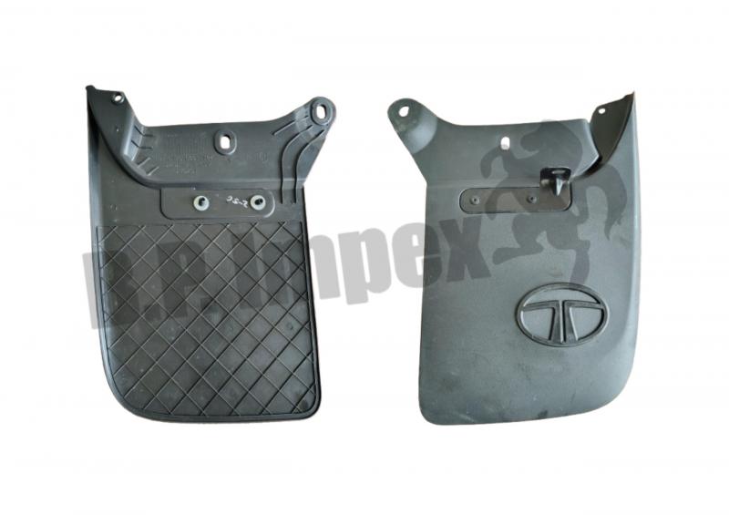 REAR MUD FLAP RH